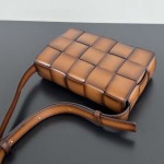 2025年7月9日入荷新作#Bottega Veneta  CASSETTE  Urban leather  size23x15極品/正規品同様/人気/革/バッグ/AJ工場