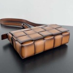 2025年7月9日入荷新作#Bottega Veneta  CASSETTE  Urban leather  size23x15極品/正規品同様/人気/革/バッグ/AJ工場