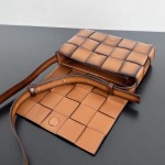 2025年7月9日入荷新作#Bottega Veneta  CASSETTE  Urban leather  size23x15極品/正規品同様/人気/革/バッグ/AJ工場