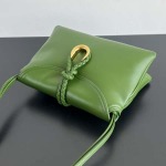2025年7月9日入荷新作#Bottega Veneta  24 806030 Small Liberta  Size27.5*16*6cm 極品/正規品同様/人気/革/バッグ/AJ工場