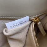 2025年7月9日入荷新作#Bottega Veneta  24 806030 Small Liberta Size27.5*16*6cm  極品/正規品同様/人気/革/バッグ/AJ工場