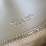 2025年7月9日入荷新作#Bottega Veneta  24 806030 Small Liberta Size27.5*16*6cm  極品/正規品同様/人気/革/バッグ/AJ工場