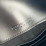 2025年7月9日入荷新作#Bottega Veneta  Baby Liberta  826147  Liberta Size24*15.5*5cm 極品/正規品同様/人気/革/バッグ/AJ工場