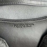 2025年7月9日入荷新作#Bottega Veneta  Knot Lock 817191 2025kont lock kont  25x16x5.P極品/正規品同様/人気/革/バッグ/AJ工場