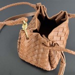 2025年7月9日入荷新作#Bottega Venetaintrecciato  mini #Bottega Veneta  knot   796569 Size21X17X16.5cm  極品/正規品同様/人気/革/バッグ/AJ工場