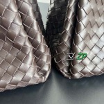 2025年7月9日入荷新作#Bottega Venetaintrecciato  mini #Bottega Veneta  knot   796569 Size21X17X16.5cm  極品/正規品同様/人気/革/バッグ/AJ工場