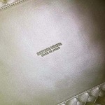 2025年7月9日入荷新作#Bottega Venetaintrecciato  796571   mini #Bottega Veneta  knot    Size30X26X20cm  極品/正規品同様/人気/革/バッグ/AJ工場