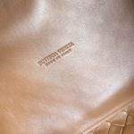 2025年7月9日入荷新作#Bottega Venetaintrecciato  796571   mini #Bottega Veneta  knot    Size30X26X20cm  極品/正規品同様/人気/革/バッグ/AJ工場