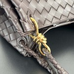 2025年7月9日入荷新作#Bottega Venetaintrecciato  835921   mini #Bottega Veneta  knot    Size29.5X18.5X17.5cm  極品/正規品同様/人気/革/バッグ/