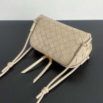 2025年7月9日入荷新作#Bottega VenetaConcert  ouch  794258    lntrecciato   18.5*11.5*8.5   極品/正規品同様/人気/革/バッグ/AJ工場