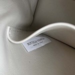 2025年7月9日入荷新作#Bottega Veneta Concert  ouch  794258   lntrecciato   18.5*11.5*8.5   極品/正規品同様/人気/革/バッグ/AJ工場