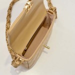 2025年7月17日入荷新作シャネル バッグ最高級品Chanel AS4423 Size：13.5*20.5*5cm恋人プレゼント/誕生日/母の日/母のひプレゼント/お祝い女性結婚祝い/KK工場