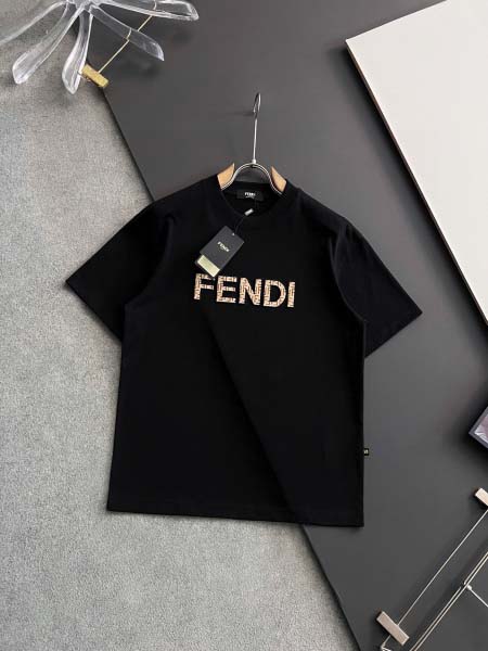 2025年8月29日入荷 新作Fendi半袖 tシャツ高級な...
