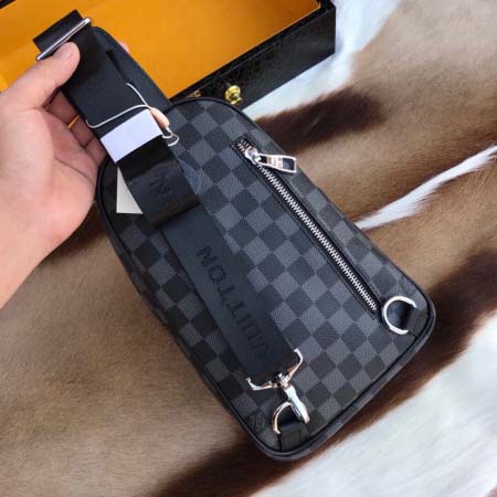 2025年9月4日入荷新作Versace /人気/本革/バッグ 人気 おすすめ 父の日 誕生日/ギフト プレゼント 結婚式男友達の誕生日プレゼント