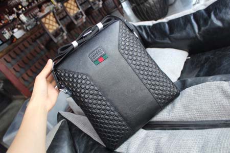 2025年9月5日入荷新作Gucci/人気/本革/バッグ 人気 おすすめ 父の日 誕生日/ギフト プレゼント 結婚式男友達の誕生日プレゼント
