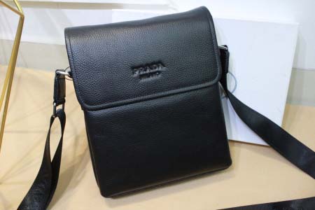 2025年9月5日入荷新作Prada/人気/本革/バッグ 人気 おすすめ 父の日 誕生日/ギフト プレゼント 結婚式男友達の誕生日プレゼント