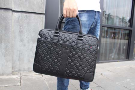 2025年9月5日入荷新作Gucci/人気/本革/バッグ 人気 おすすめ 父の日 誕生日/ギフト プレゼント 結婚式男友達の誕生日プレゼント
