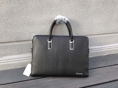 2025年9月5日入荷新作Prada/人気/本革/バッグ 人気 おすすめ 父の日 誕生日/ギフト プレゼント 結婚式男友達の誕生日プレゼント