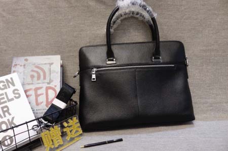 2025年9月5日入荷新作Prada/人気/本革/バッグ 人気 おすすめ 父の日 誕生日/ギフト プレゼント 結婚式男友達の誕生日プレゼント