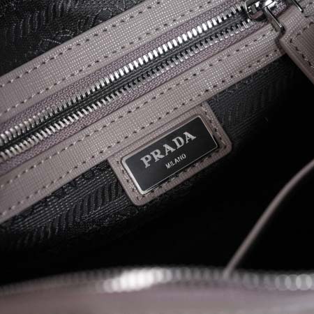 2025年9月5日入荷新作Prada/人気/本革/バッグ 人気 おすすめ 父の日 誕生日/ギフト プレゼント 結婚式男友達の誕生日プレゼント