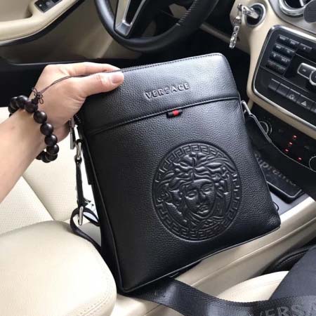 2025年9月8日入荷新作VERSACE /人気/本革/バッグ 人気 おすすめ 父の日 誕生日/ギフト プレゼント 結婚式男友達の誕生日プレゼント