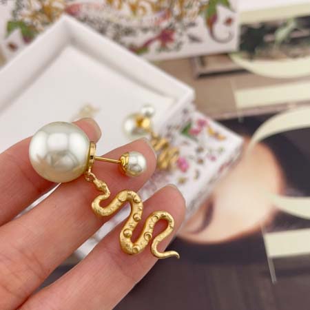 2025年9月25日入荷新品Diorピアスギフト/誕生日/記念品/アクセサリーxin工場