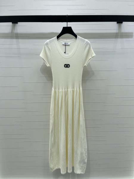 2025年9月29日入荷秋冬新作VALENTINOレディース服原版復刻高級N品人気/KL工場