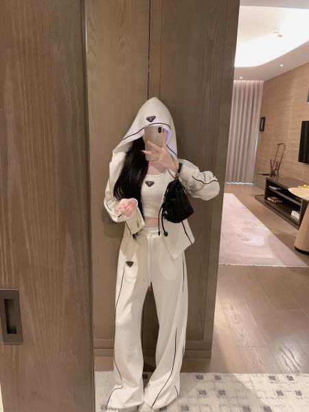 2025年9月29日入荷秋冬新作Pradaレディース服原版復刻高級N品人気/KL工場