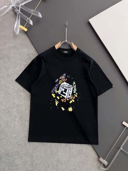 2025年9月3日入荷 新作Fendi半袖 tシャツ高級なプ...