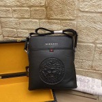 2025年9月4日入荷新作Versace /人気/本革/バッグ 人気 おすすめ 父の日 誕生日/ギフト プレゼント 結婚式男友達の誕生日プレゼント