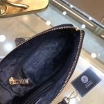 2025年9月4日入荷新作Versace /人気/本革/バッグ 人気 おすすめ 父の日 誕生日/ギフト プレゼント 結婚式男友達の誕生日プレゼント