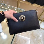 2025年9月4日入荷新作Versace /人気/本革/バッグ 人気 おすすめ 父の日 誕生日/ギフト プレゼント 結婚式男友達の誕生日プレゼント