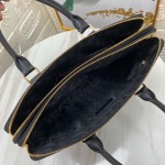 2025年9月5日入荷新作Gucci /人気/本革/バッグ 人気 おすすめ 父の日 誕生日/ギフト プレゼント 結婚式男友達の誕生日プレゼント