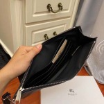 2025年9月5日入荷新作Burberry/人気/本革/バッグ 人気 おすすめ 父の日 誕生日/ギフト プレゼント 結婚式男友達の誕生日プレゼント