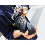 2025年9月5日入荷新作Gucci  /人気/本革/バッグ 人気 おすすめ 父の日 誕生日/ギフト プレゼント 結婚式男友達の誕生日プレゼント
