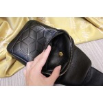 2025年9月5日入荷新作Versace /人気/本革/バッグ 人気 おすすめ 父の日 誕生日/ギフト プレゼント 結婚式男友達の誕生日プレゼント