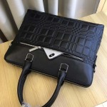 2025年9月5日入荷新作Burberry/人気/本革/バッグ 人気 おすすめ 父の日 誕生日/ギフト プレゼント 結婚式男友達の誕生日プレゼント