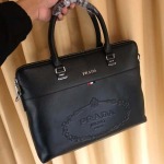 2025年9月5日入荷新作Prada/人気/本革/バッグ 人気 おすすめ 父の日 誕生日/ギフト プレゼント 結婚式男友達の誕生日プレゼント
