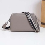 2025年9月5日入荷新作Prada/人気/本革/バッグ 人気 おすすめ 父の日 誕生日/ギフト プレゼント 結婚式男友達の誕生日プレゼント