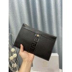 2025年9月5日入荷新作Versace /人気/本革/バッグ 人気 おすすめ 父の日 誕生日/ギフト プレゼント 結婚式男友達の誕生日プレゼント