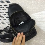 2025年9月8日入荷新作Versace /人気/本革/バッグ 人気 おすすめ 父の日 誕生日/ギフト プレゼント 結婚式男友達の誕生日プレゼント