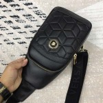 2025年9月8日入荷新作Versace /人気/本革/バッグ 人気 おすすめ 父の日 誕生日/ギフト プレゼント 結婚式男友達の誕生日プレゼント