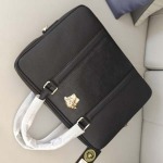 2025年9月8日入荷新作VERSACE /人気/本革/バッグ 人気 おすすめ 父の日 誕生日/ギフト プレゼント 結婚式男友達の誕生日プレゼント