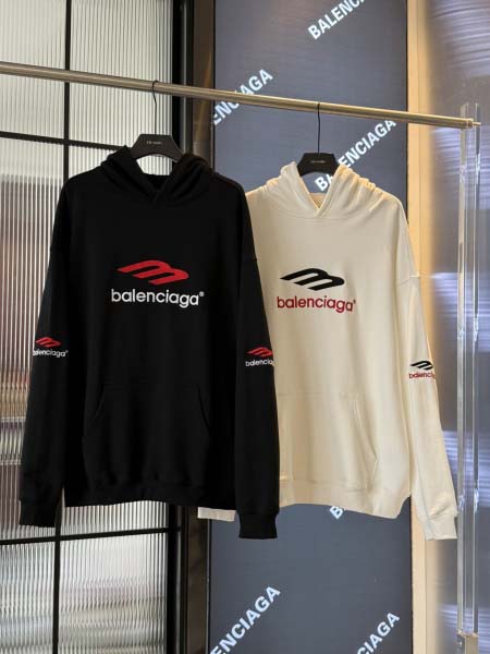 2025年9月11日入荷秋冬新作Balenciagaパーカー...
