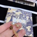 2025年9月25日入荷新品Diorピアスギフト/誕生日/記念品/アクセサリーxin工場