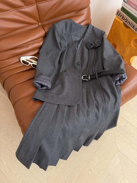 2025年9月28日入荷秋冬新作miumiuレディース服高級...