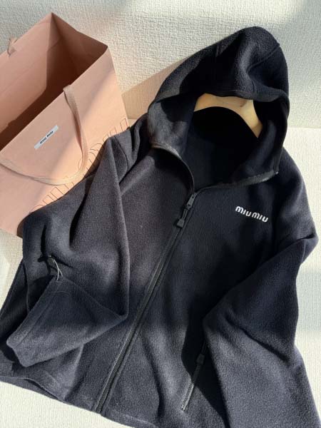 2025年9月28日入荷秋冬新作miumiuレディース服高級...