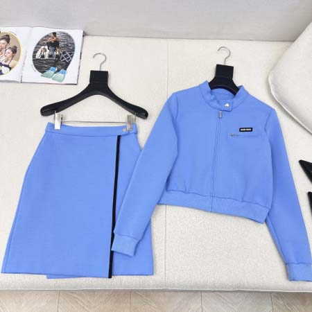 2025年9月29日入荷秋冬新作Miumiuセットレディース...