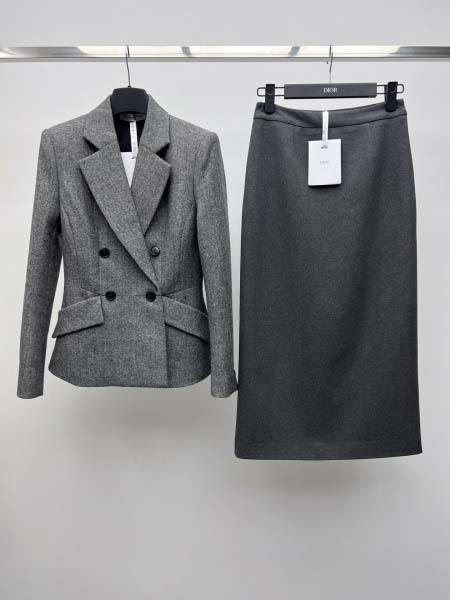 2025年9月29日入荷秋冬新作Dior セットレディース服...