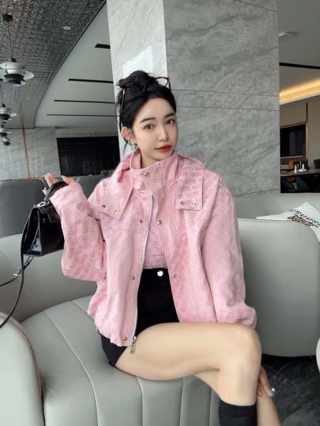 2025年10月13日入荷秋冬新作 miumiuファッション/誕生日プレゼント/贈り物 can工場
